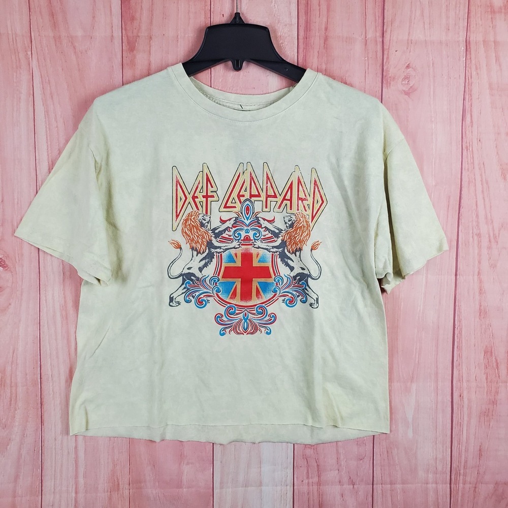 Def Leppard T Shirt Womens Medium Yellow Cotton Graphic Two Lions British Flag